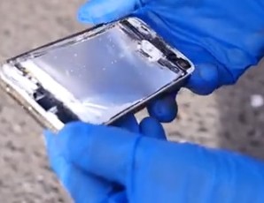Айфоны в роли тормозных колодок на Порше 911